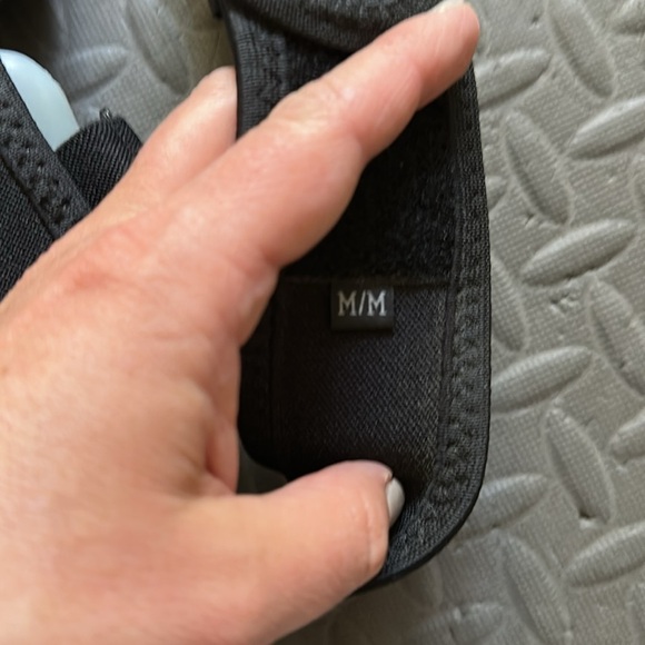 Nathan Black Dual Bottle Hydration Belt size medium - Picture 7 of 9